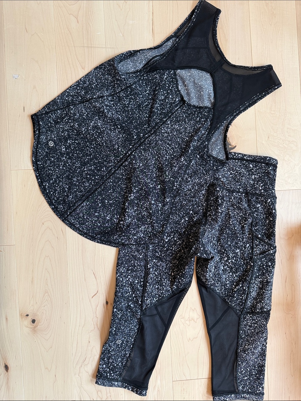 Lululemon Outrun Splatter Black White Tank Crop Mesh Pocket Leggings Set 8